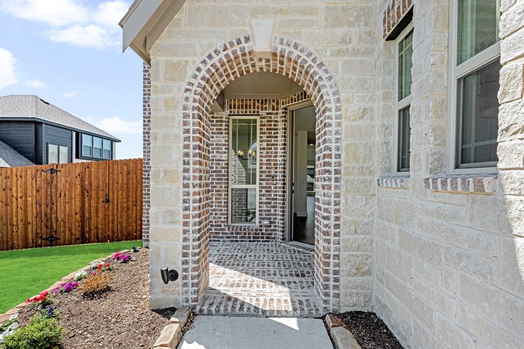 1220 Sylvia Street