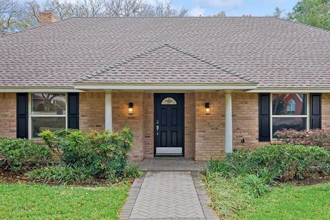 A home in Dalworthington Gardens