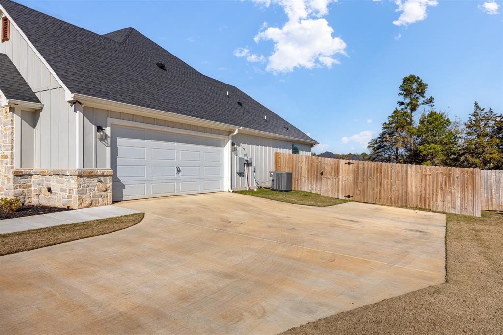 14662 Woodland Creek