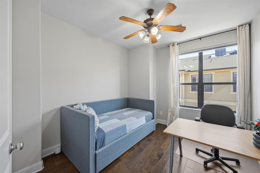 Town Homes At Legacy Town Center The - Residential