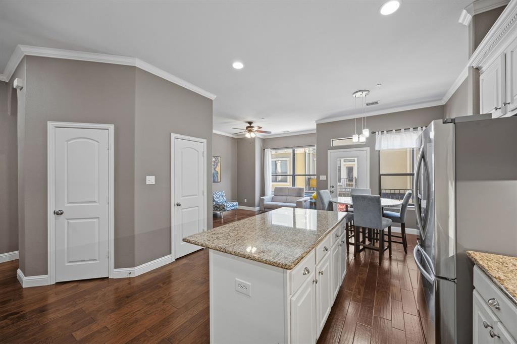 Town Homes At Legacy Town Center The - Residential