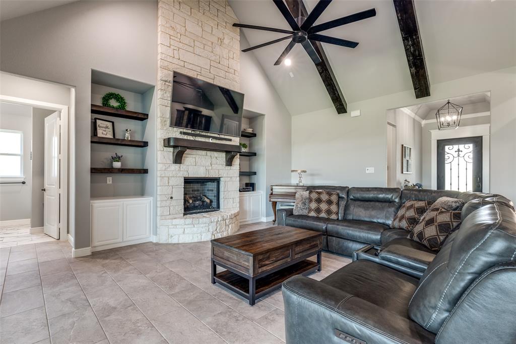 9104 Lazy Oak Drive