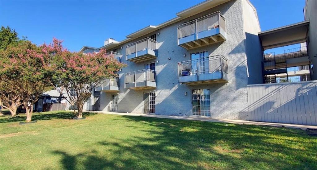 4502 Gaston Avenue 111