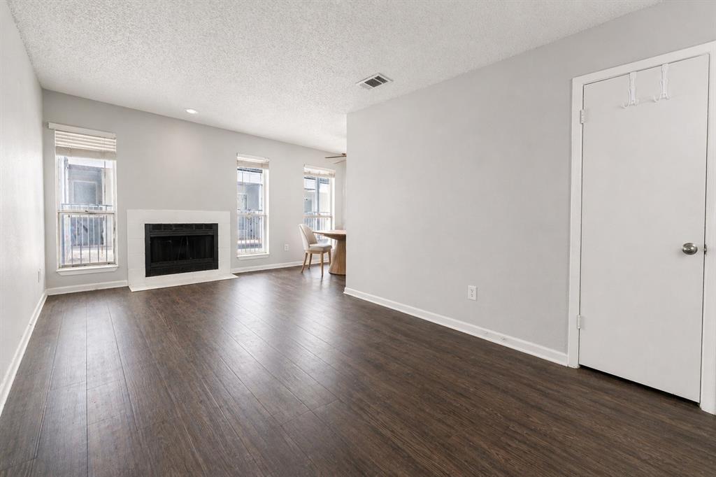 4502 Gaston Avenue 111