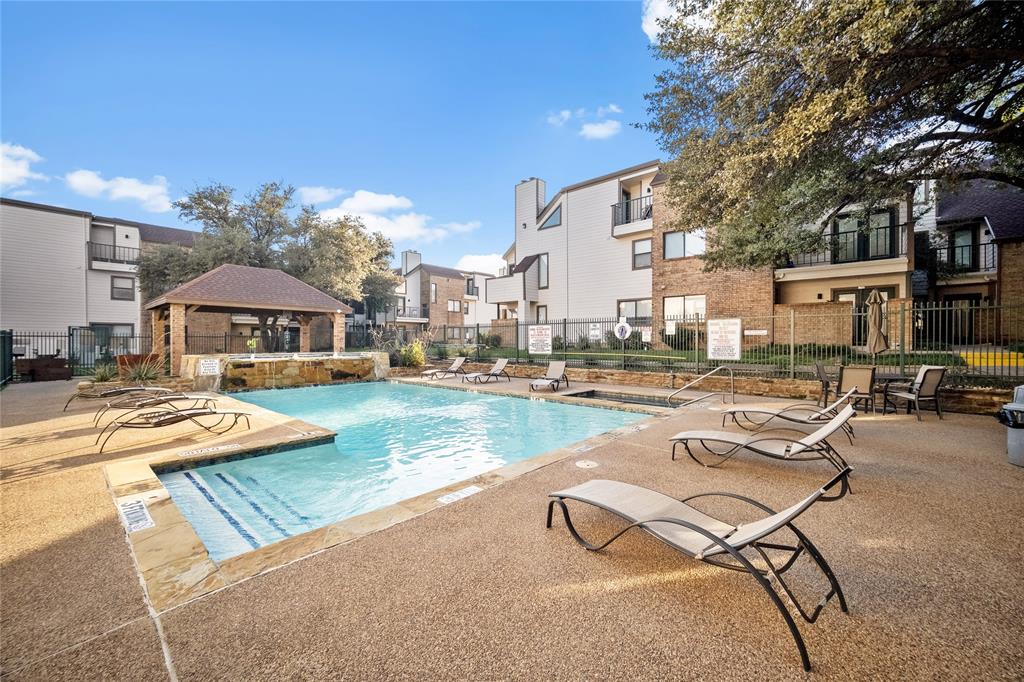 ARLINGTON OAKS CONDOMINIUM - Residential Lease