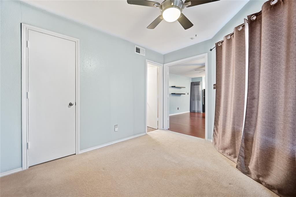 ARLINGTON OAKS CONDOMINIUM - Residential Lease