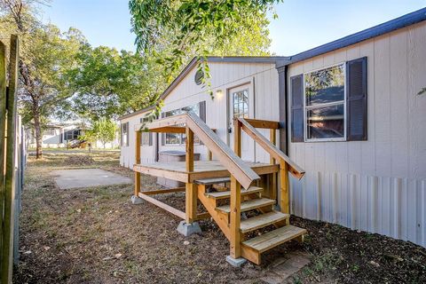 317 6th Street Joshua TX 76058