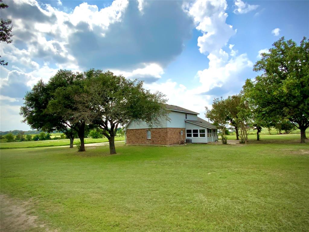 1409 W Trinity