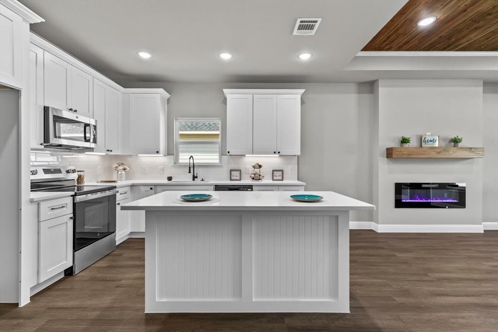 805 Arrowhead Court
