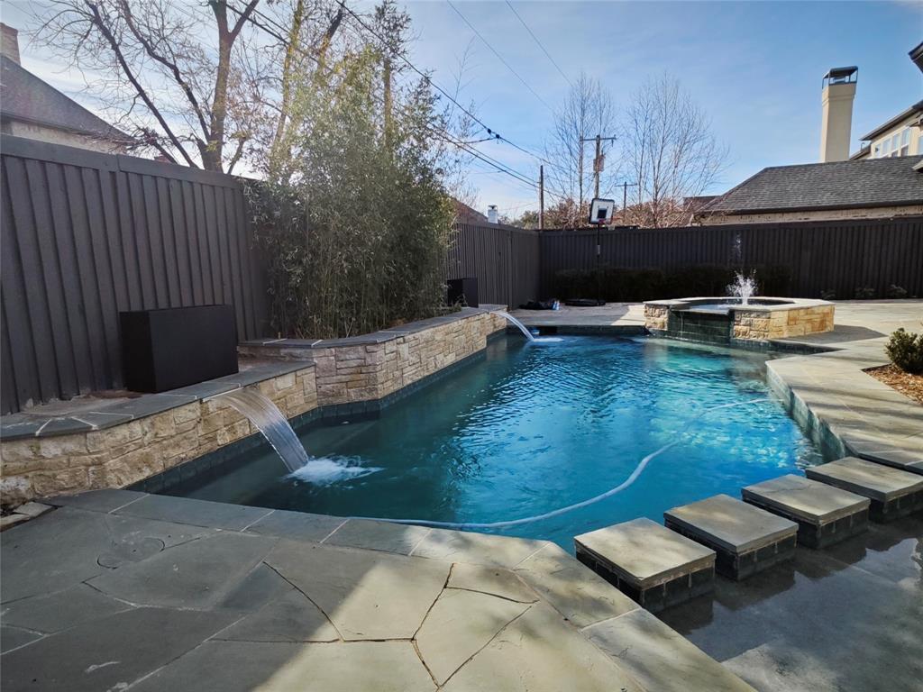 Pemberton 03 - Residential