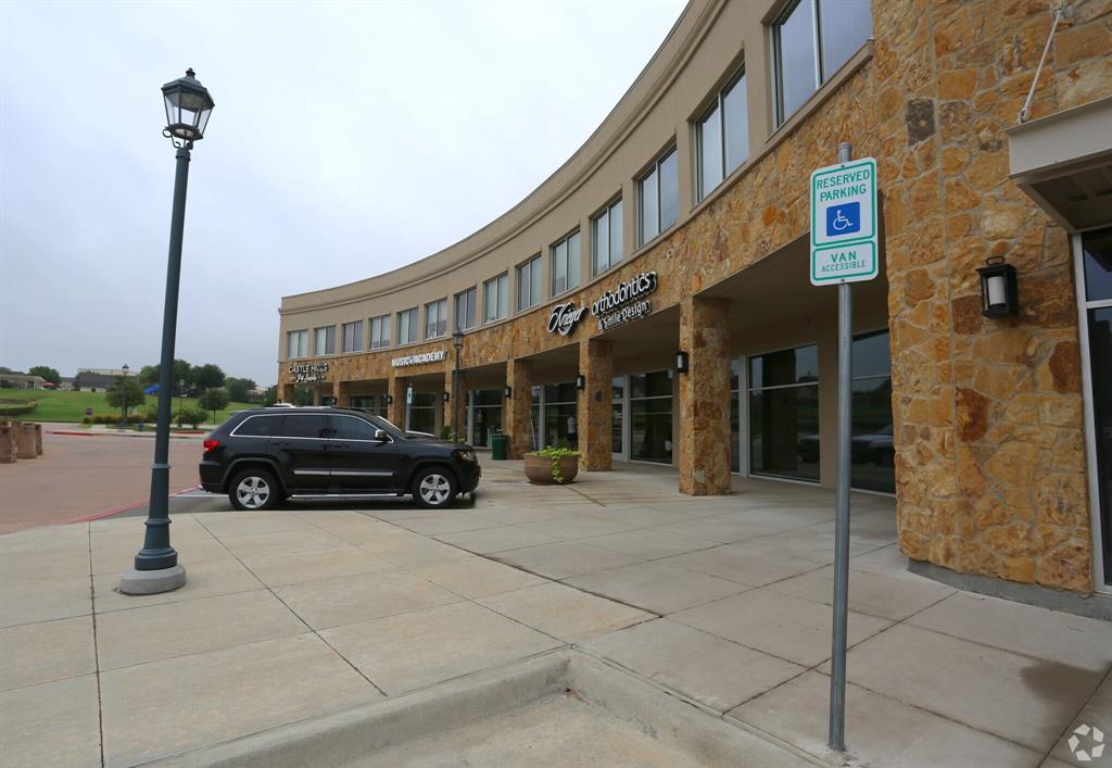 CASTLE HILLS - Commercial Sale