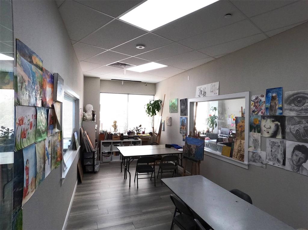 CASTLE HILLS - Commercial Sale