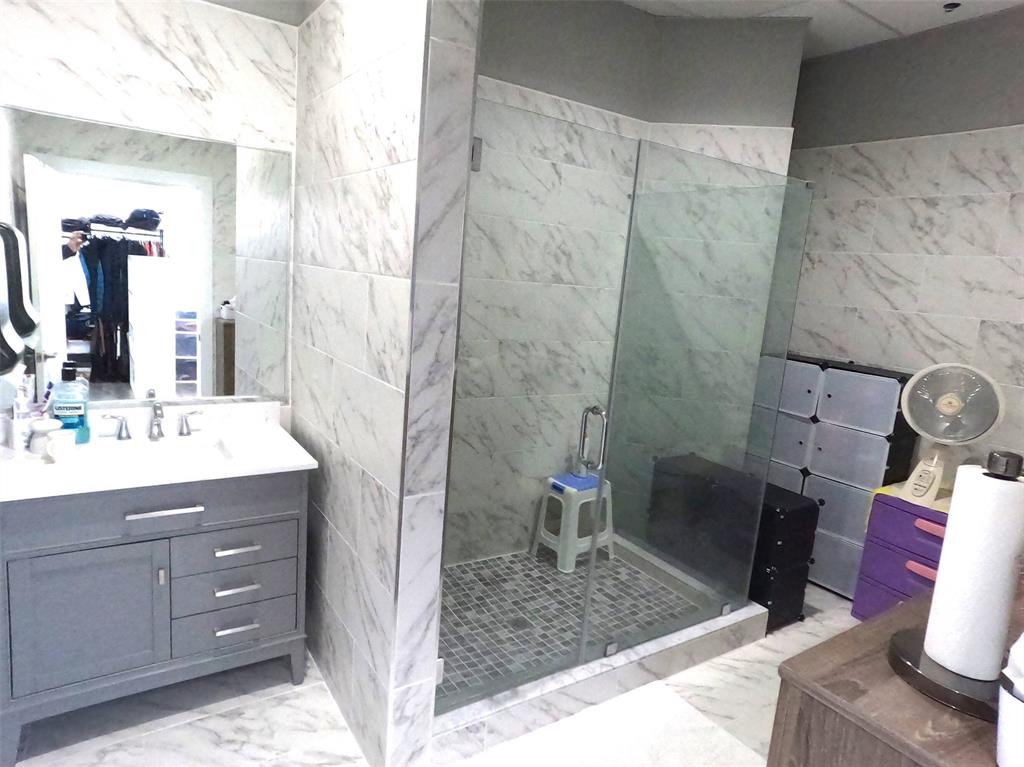 CASTLE HILLS - Commercial Sale