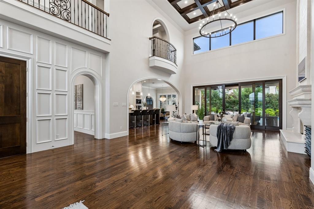 2202 Barcelona Court