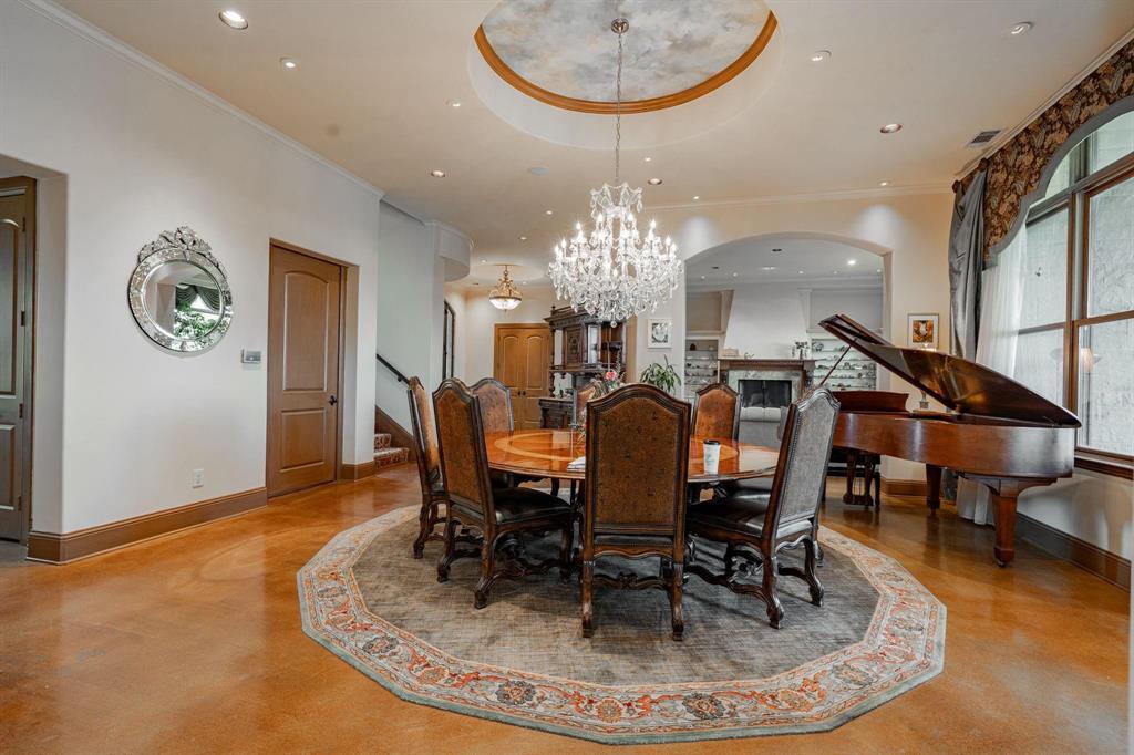 323 Kings Court