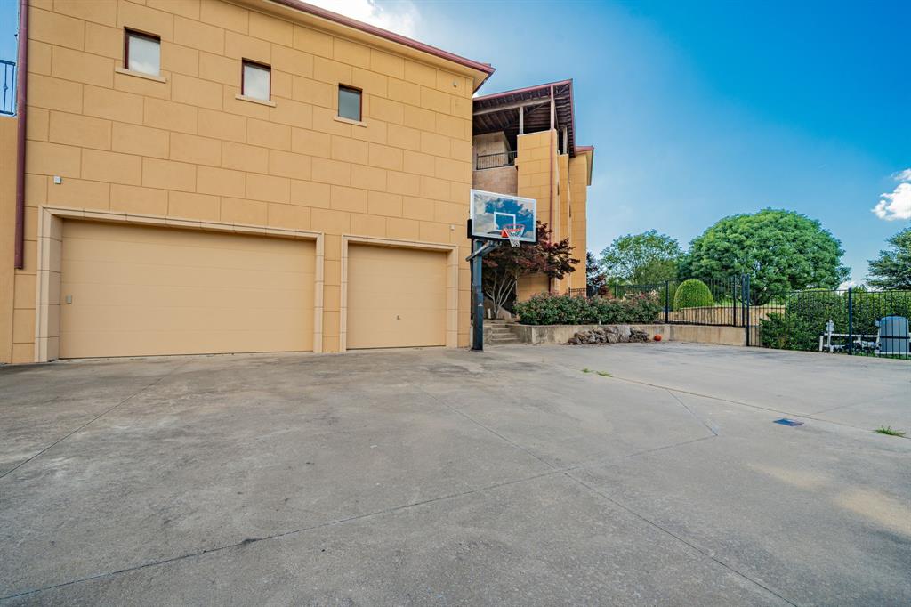 Royal Estates - Residential