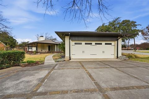 Tiny photo for 416 Brook Lane, McKinney, TX 75069 (MLS # 21201080)