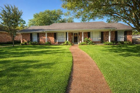 Photo of 5302 Vale Street, Greenville, TX 75402 (MLS # 21220155)