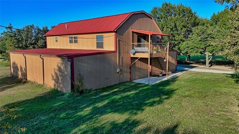 712 Front Street Sunset TX 76270