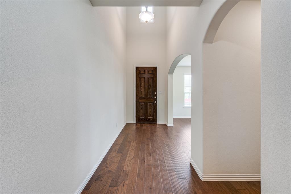 1008 Water Garden Circle
