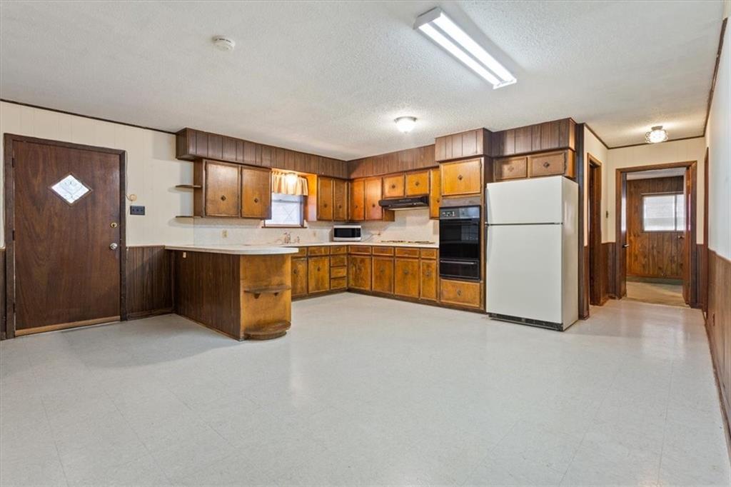 Moore Lewis - Residential