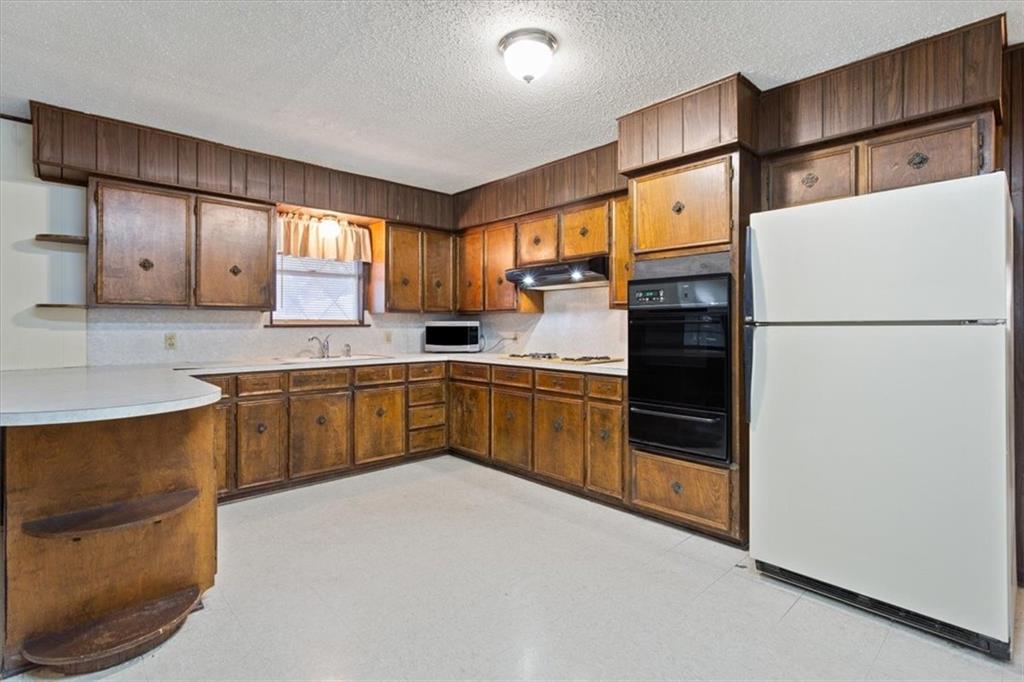 Moore Lewis - Residential