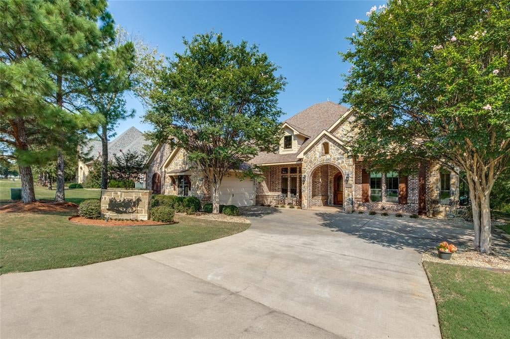 Photo of 159 Pronghorn Drive, Gordonville, TX 76245 (MLS # 21348141)