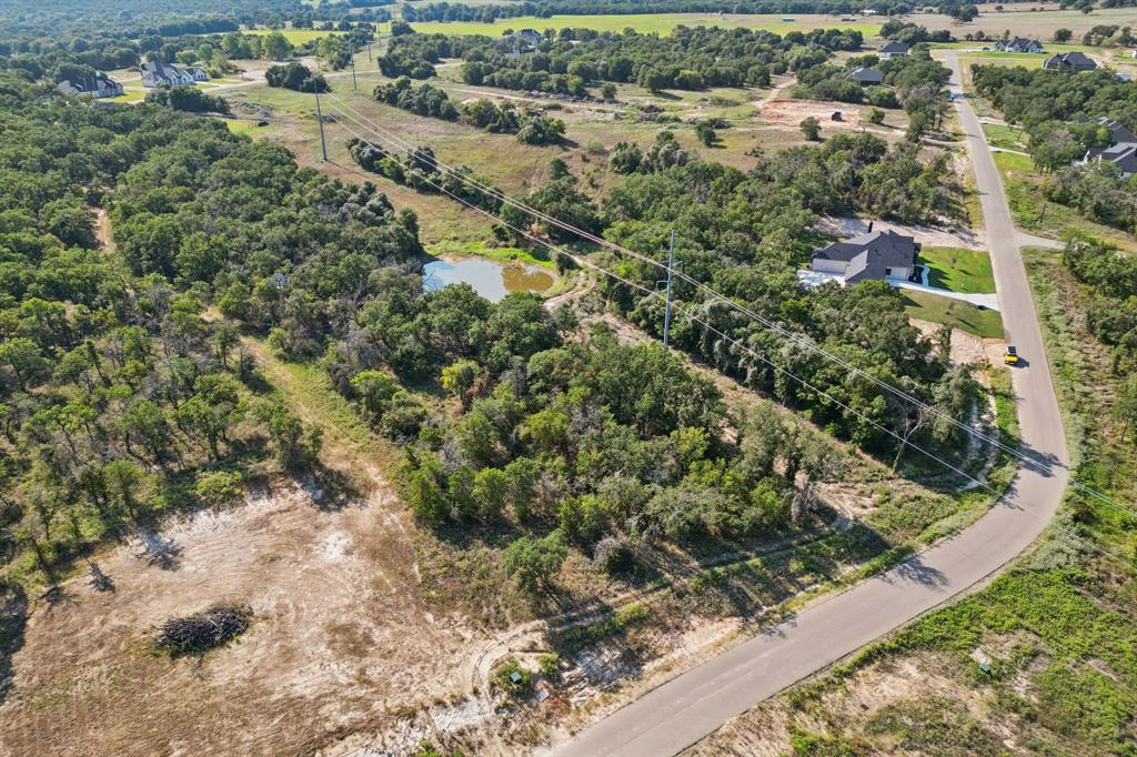 1049 Glenoaks Drive