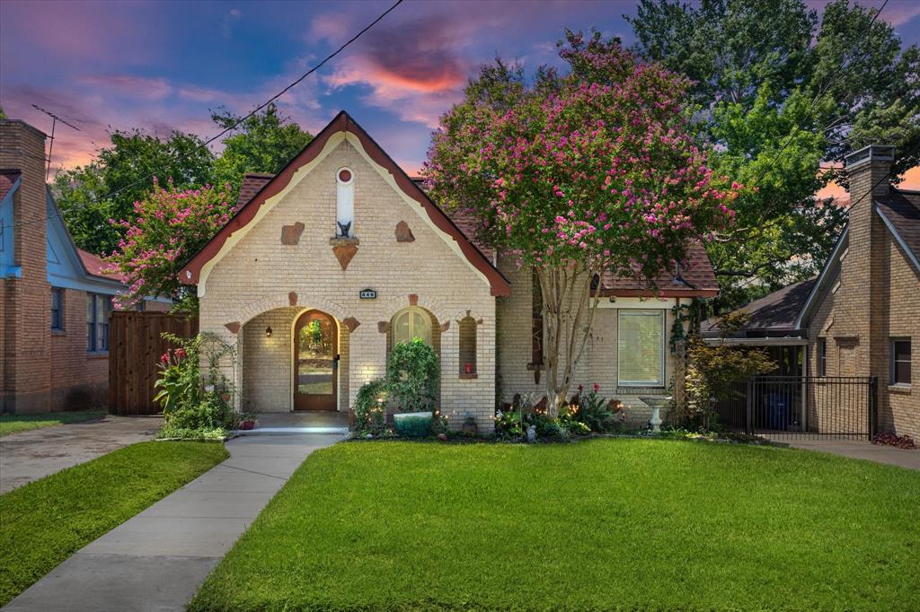 446 W Suffolk Avenue