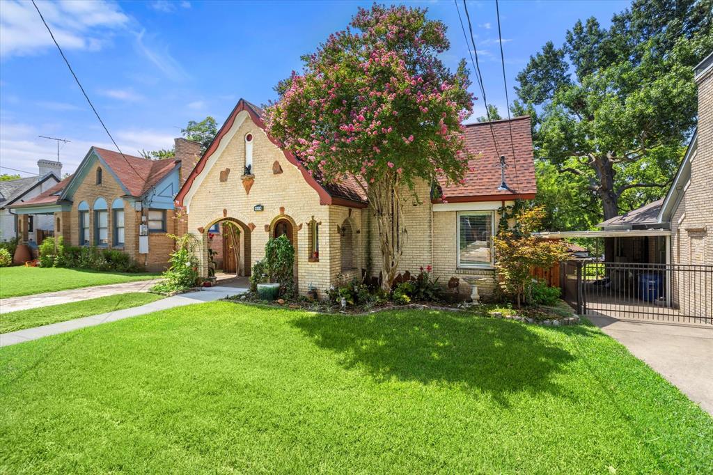 446 W Suffolk Avenue