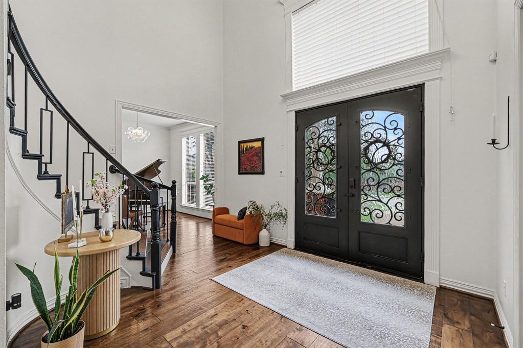 305 Bandera Court