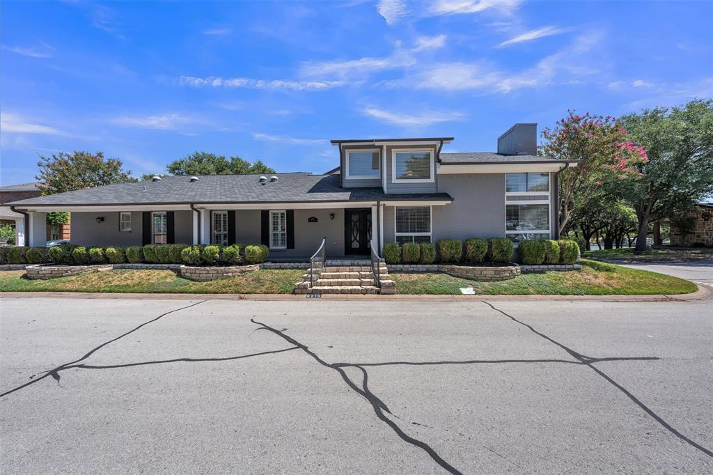 8215 Mountain Lake Court