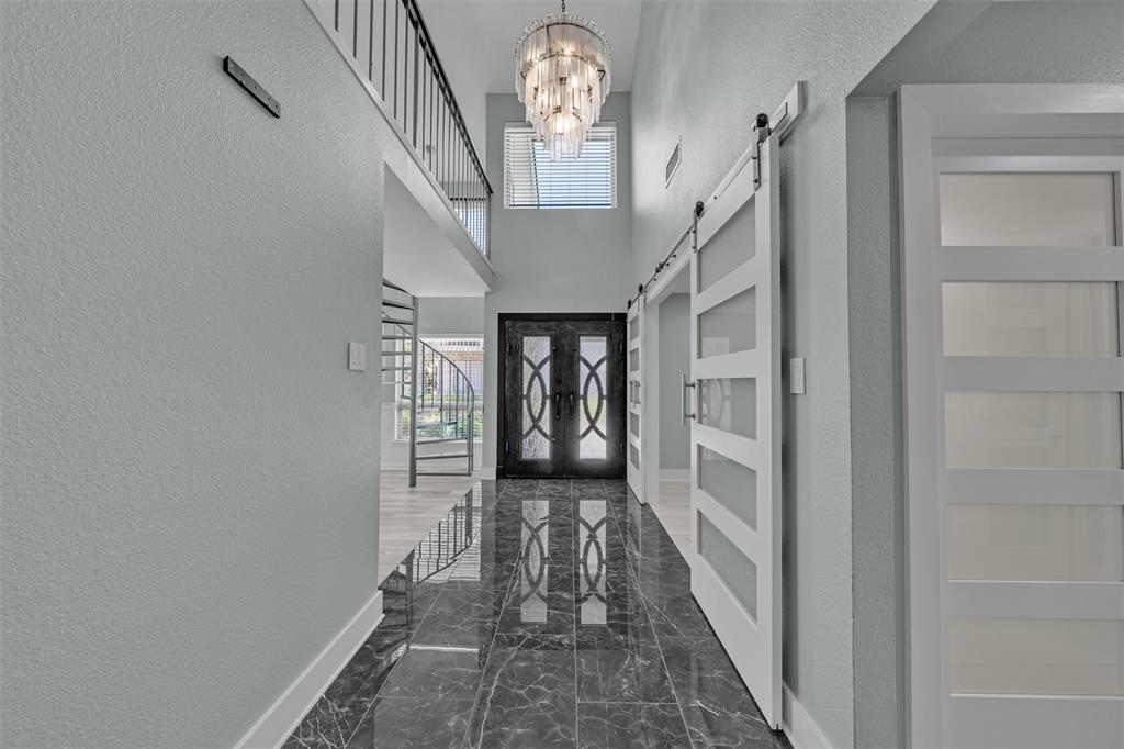 8215 Mountain Lake Court