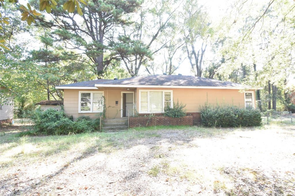 Photo of 102 Posey Street, Vivian, LA 71082 (MLS # 21402613)