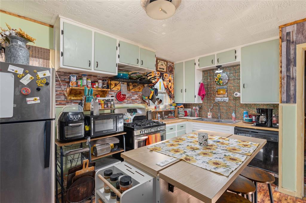 Clow 2 Farm Add Town Coleman - Residential