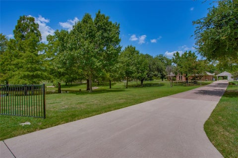 Tiny photo for 365 E Tripp Road, Sunnyvale, TX 75182 (MLS # 21336370)