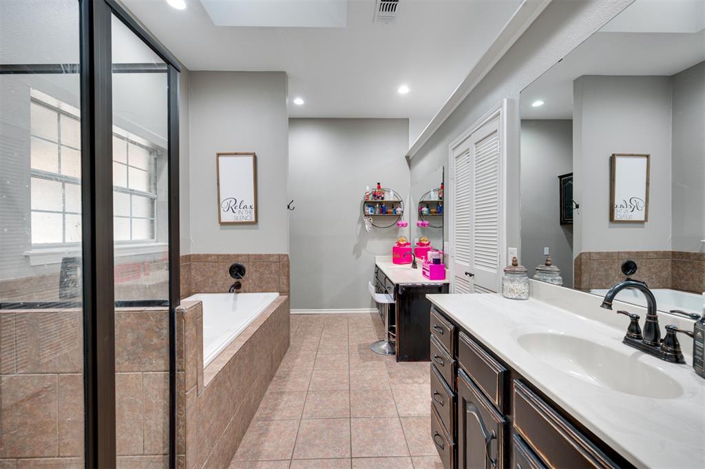 Twin Lakes - Residential