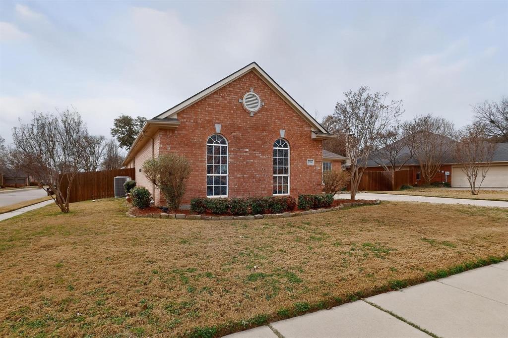 2521 Natchez Terrace