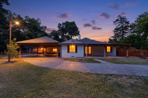 Photo of 513 Ten Mile Drive, DeSoto, TX 75115 (MLS # 21275211)