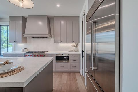 Tiny photo for 4128 University Boulevard #4L, University Park, TX 75205 (MLS # 21083106)