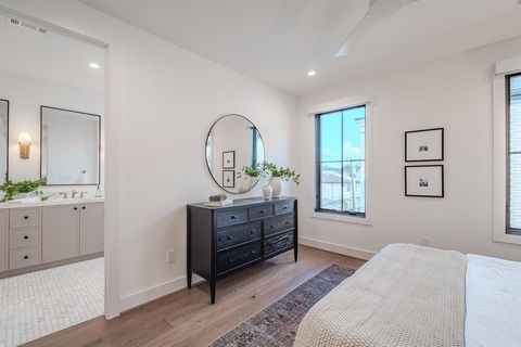 Tiny photo for 4128 University Boulevard #4L, University Park, TX 75205 (MLS # 21083106)
