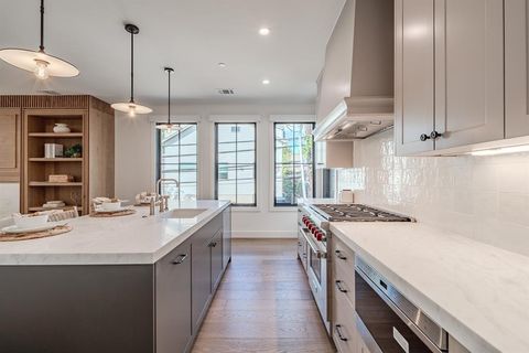 Tiny photo for 4128 University Boulevard #4L, University Park, TX 75205 (MLS # 21083106)