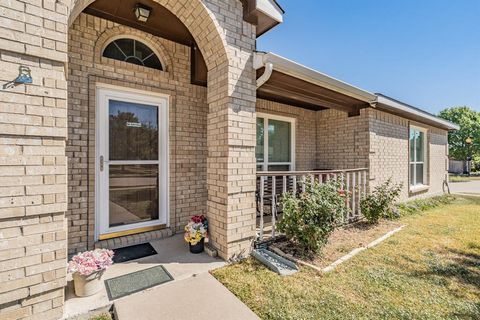 400 Piccadilly Circle Burleson TX 76028