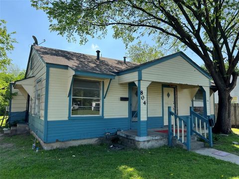 Photo of 806 10th Street, Grand Prairie, TX 75051 (MLS # 21178872)