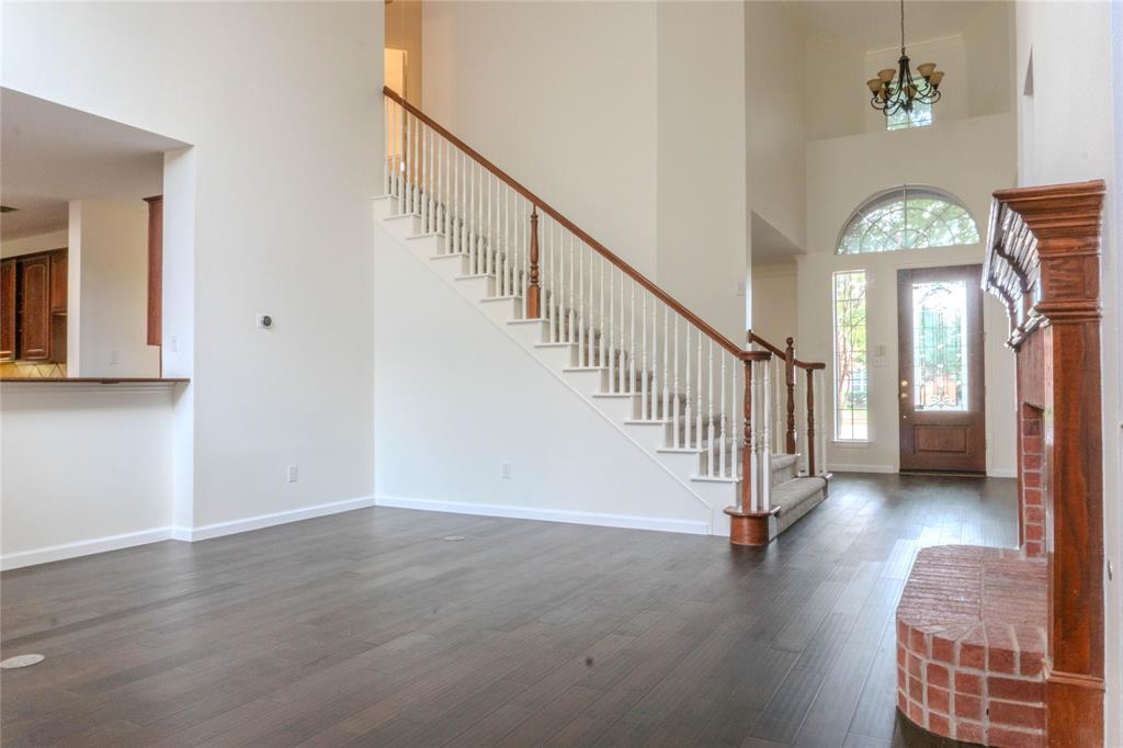 Castlebury Court - Residential Lease