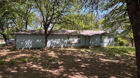 1001 Poe Street, Azle, TX 76020 - #: 20588486