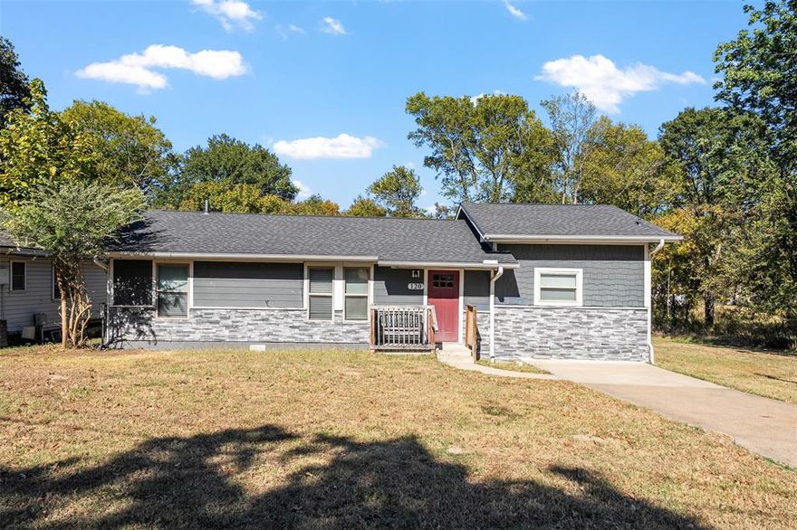 Totally renovated in 2019 to include new roof with new framing and shingles this home is newly painted 2025 this home is on 2 LOTS  the lot to the right is included in the price and owner will not divide   SURVEY has been ordered to combine lots 

2 bedrooms and 1 and half baths with  great open floorplan kitchen has island and eat in bar with newer appliances 

Come see this home it is move in ready the seller spent over 8000 in the past 30 days trees trimming as well