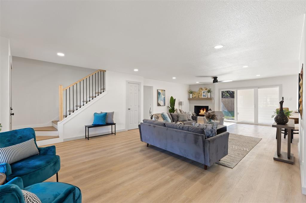 403 S Waterview Drive