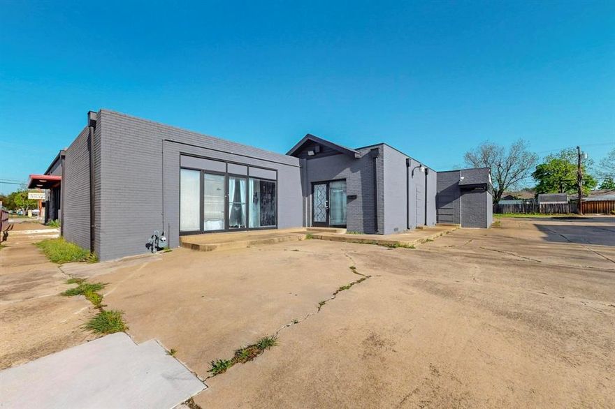 This 2,750 square foot property at 630 Dalworth Street offers a rare opportunity for a growing retail business to establish itself in one of the most accessible parts of Grand Prairie. The space is large and open, giving you the flexibility to shape it to your specific business needs. Whether you are in retail, service, or showroom operations, the layout offers room to scale while maintaining a comfortable customer experience.

Located just minutes from major highways like I-30, SH-161, and I-20, the property sits in a well-connected area with steady local traffic and easy access for customers across the metroplex. Nearby attractions such as Grand Prairie Premium Outlets, Lone Star Park, and Epic Waters help draw a diverse crowd to the area, making this an ideal spot for visibility and long-term growth.

If your business is looking for a strong foundation in a part of town that supports both local loyalty and regional reach, this space is worth a closer look.