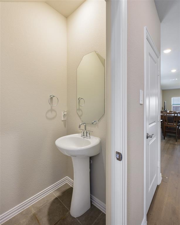 1037 Lakehaven Trail